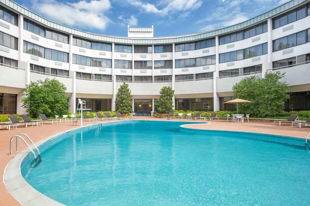 Sheraton Reston Exterior photo